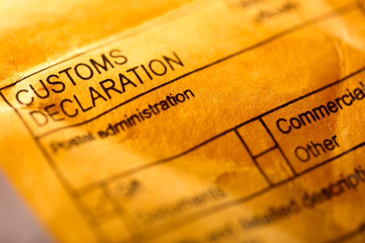 customs declaration form on envelope